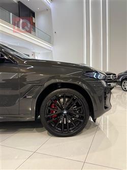 بی ئێم دەبڵیو X6